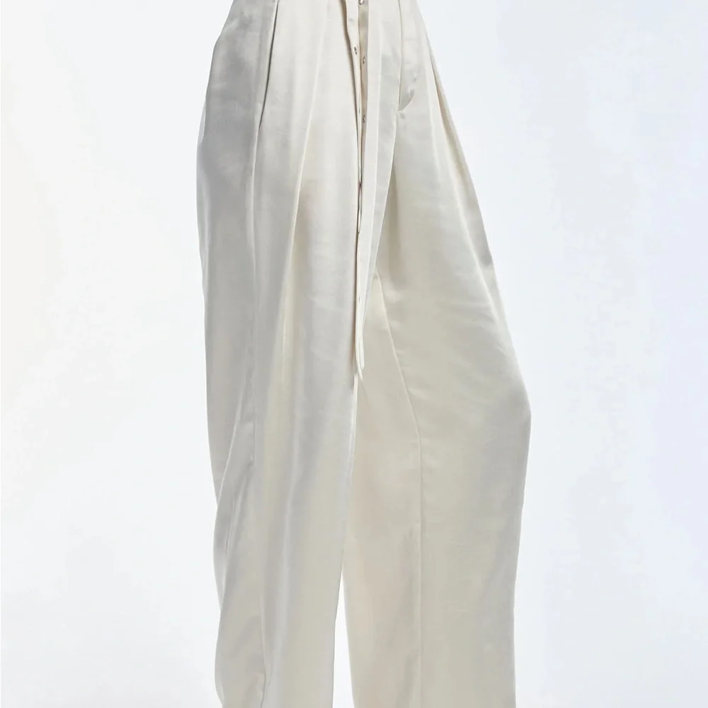 Noli Belted Pantsuit, worn once, bought on sale but wasn’t feeling the material - Picture 2 of 11